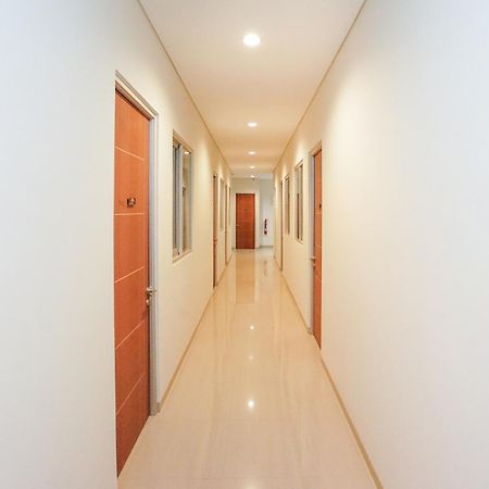 Hotel Super Oyo Capital O 614 Graha 8 Syariah à Sorabaya Extérieur photo