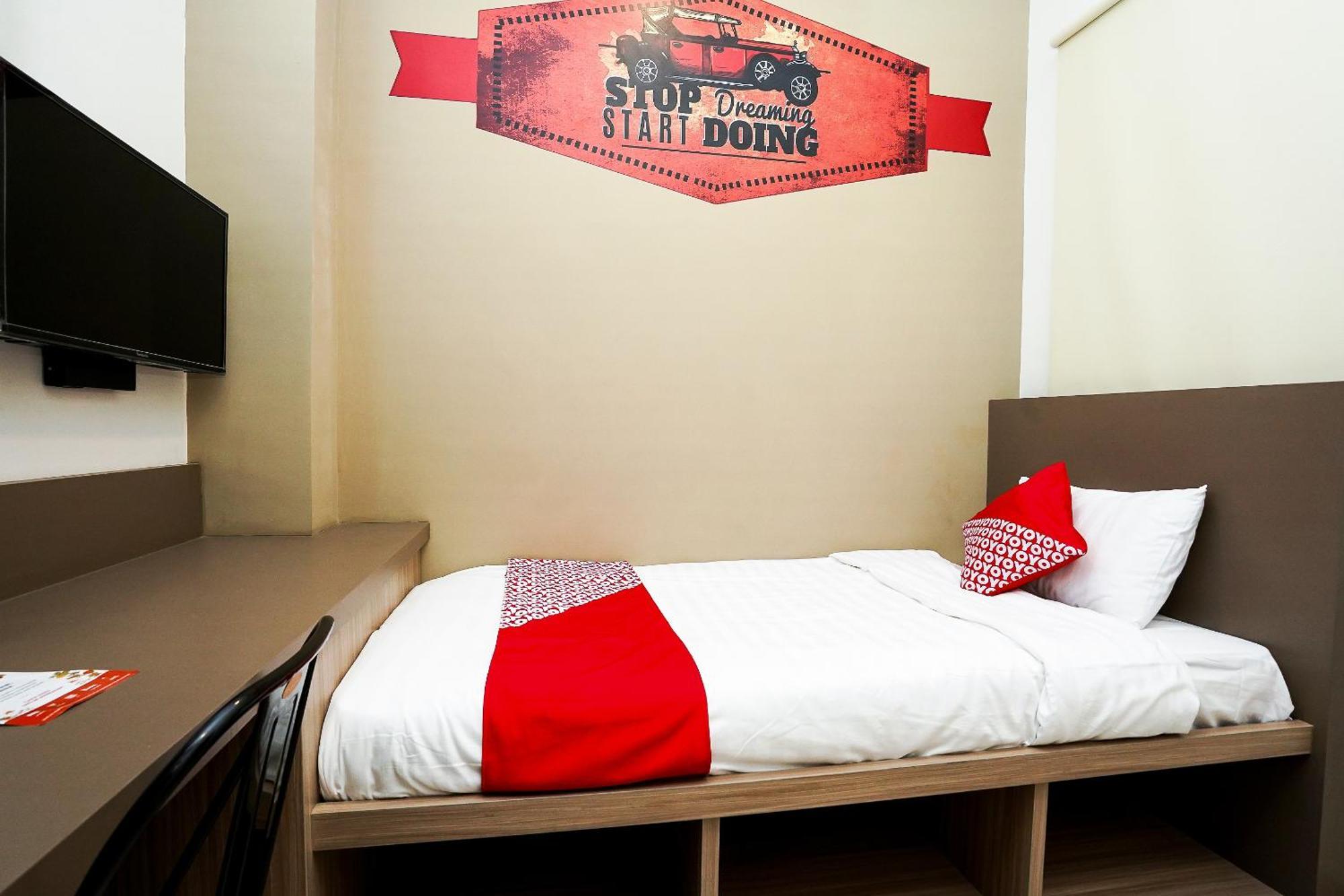 Hotel Super Oyo Capital O 614 Graha 8 Syariah à Sorabaya Extérieur photo