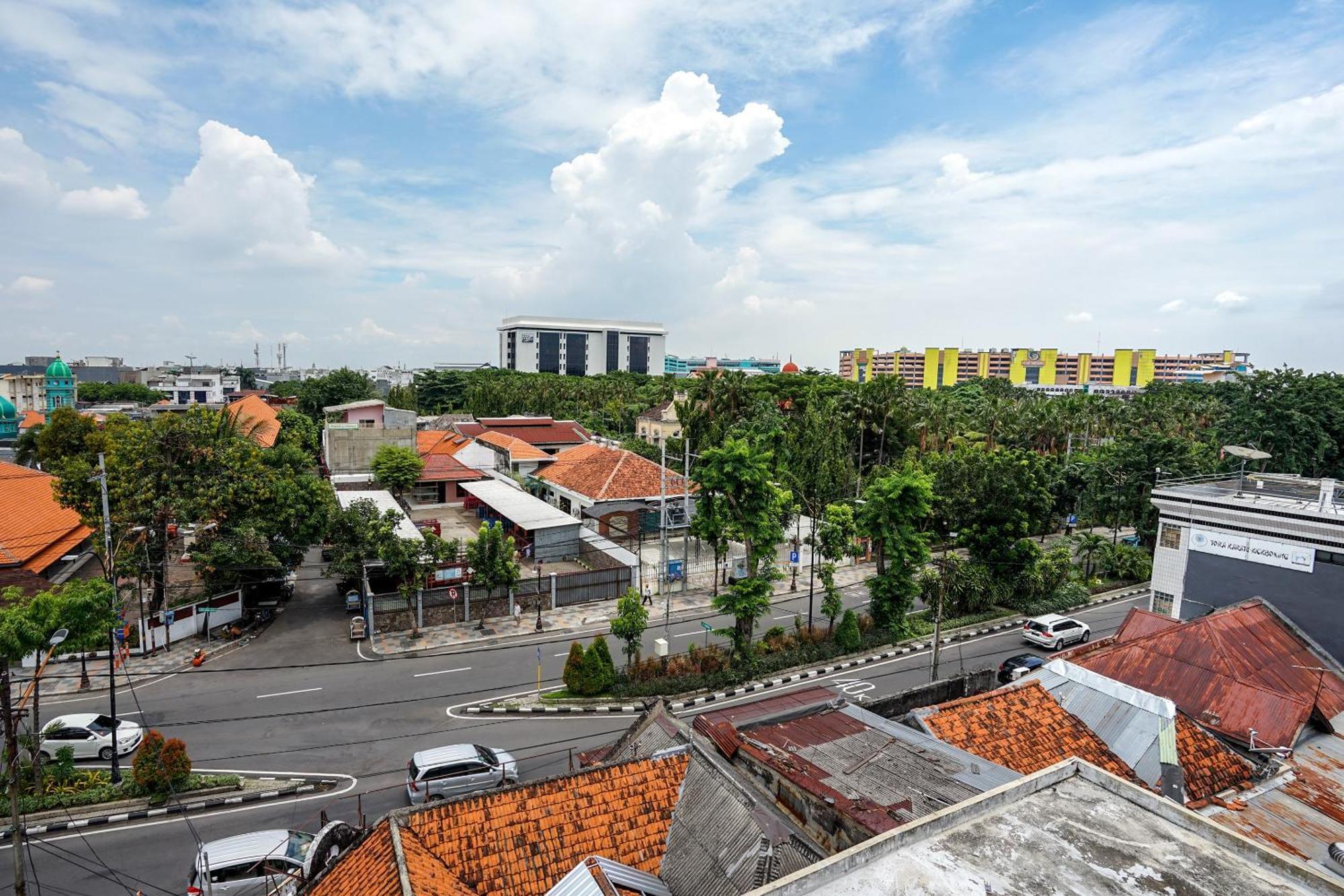 Hotel Super Oyo Capital O 614 Graha 8 Syariah à Sorabaya Extérieur photo