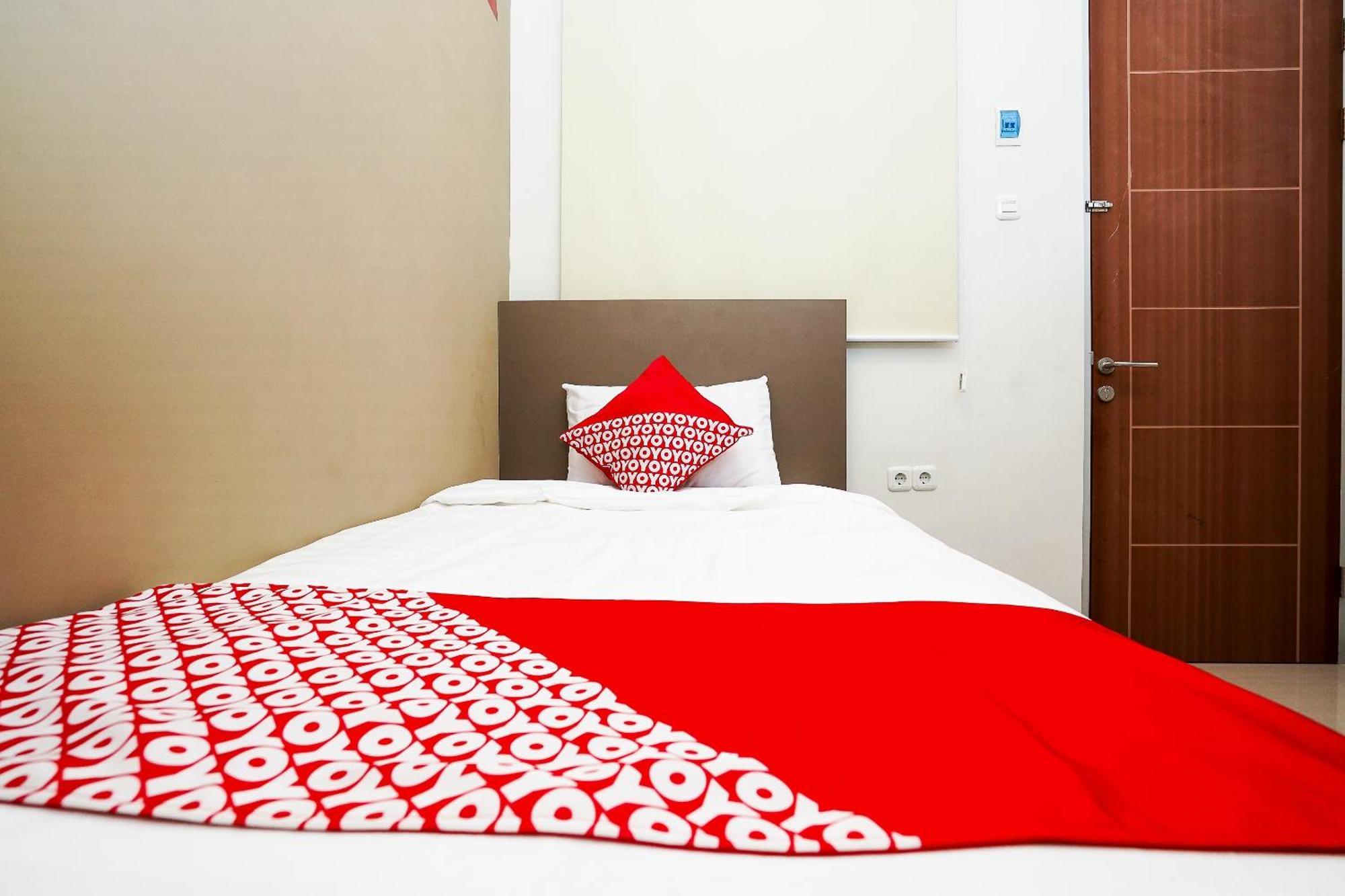 Hotel Super Oyo Capital O 614 Graha 8 Syariah à Sorabaya Extérieur photo