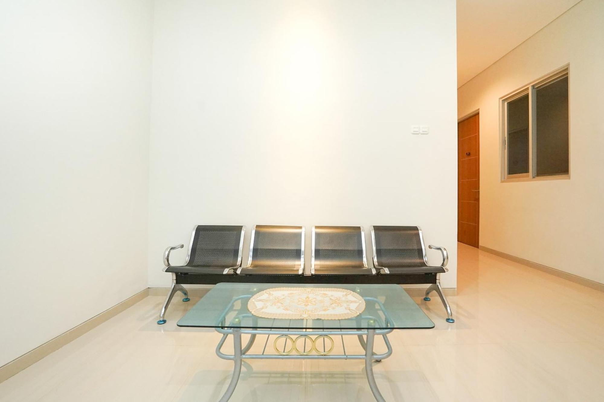 Hotel Super Oyo Capital O 614 Graha 8 Syariah à Sorabaya Extérieur photo